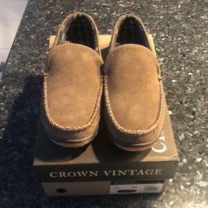 Crown vintage men’s Venetian moccasin men size 8 grey never worn.